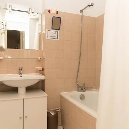 T2 Pour 4 Personnes Au Lavandou Avec Balcon Vue - Fr-1-803-48 Daire