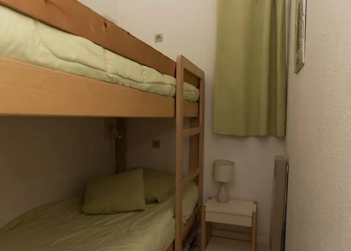 T2 Pour 4 Personnes Au Lavandou Avec Balcon Vue - Fr-1-803-48 *